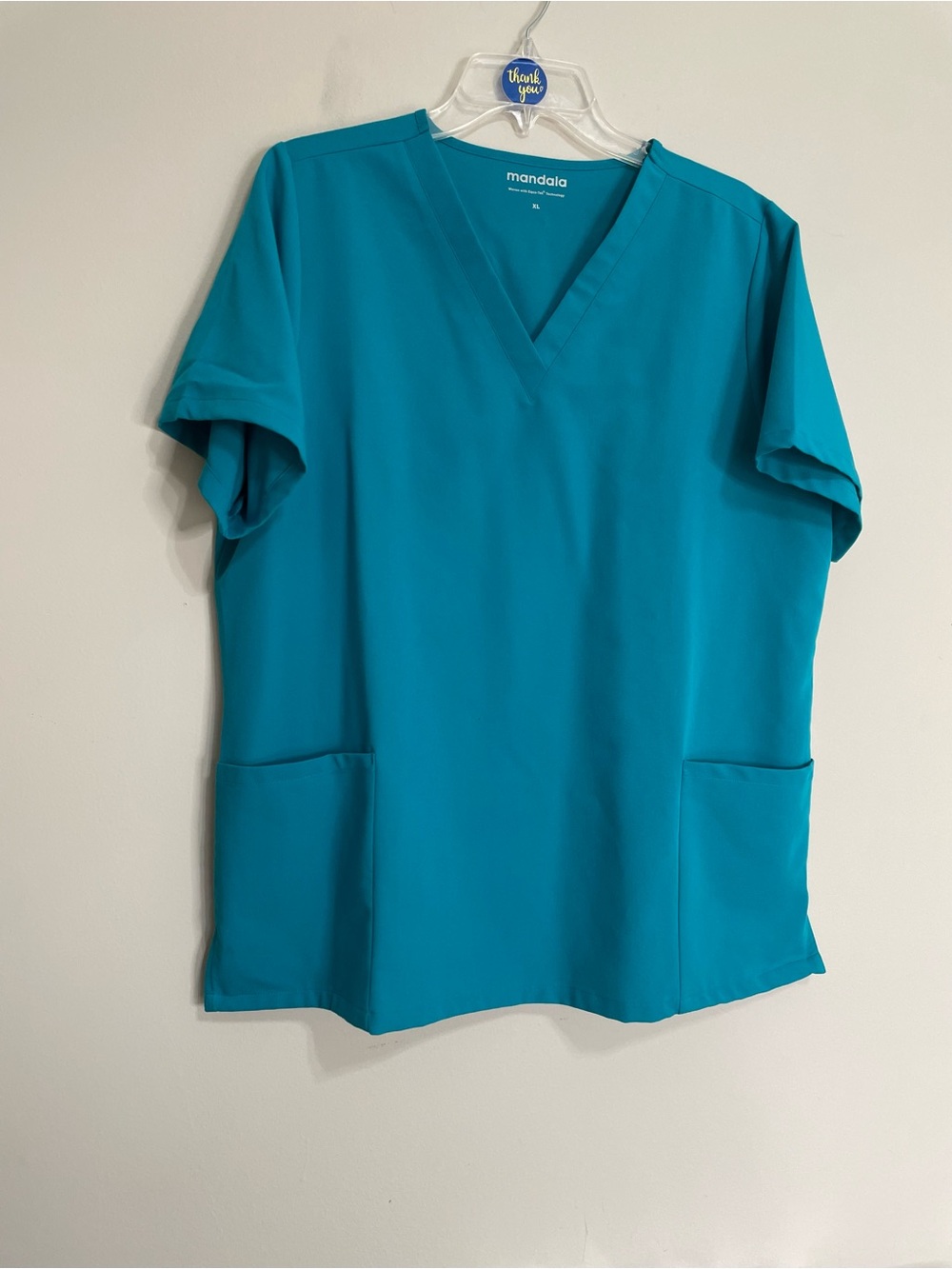 Mandala Aqua V-Neck  Scrub Top~ Size XL 
Medical Staff